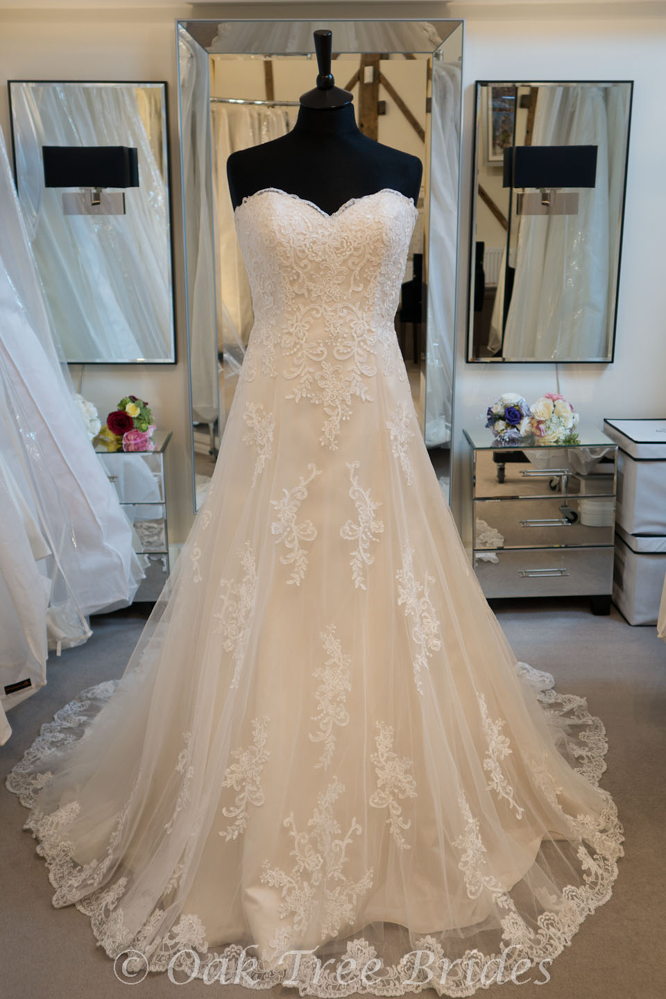 Stella York 6133 Designer Wedding Dress | Oak Tree Brides